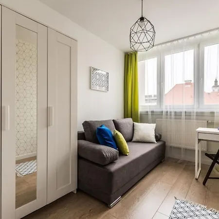 Rent Like - Szewska 46 *